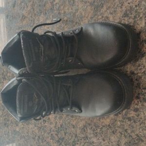 Sketchers Morson Sinatro Boots Size 12, Black